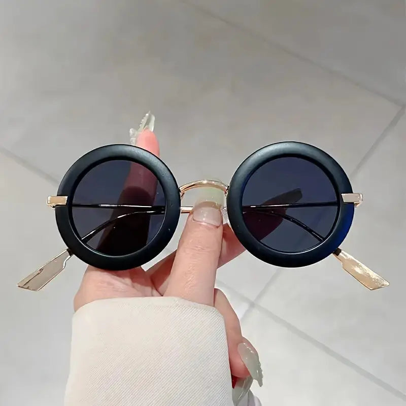 1 Pair Women's Elegant Round Metal Frame Glasses with Lenses