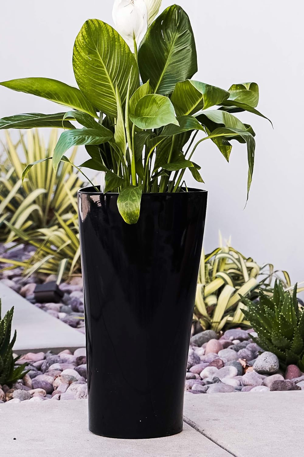X-Brand 22.4" Black Plastic Triangle Planter