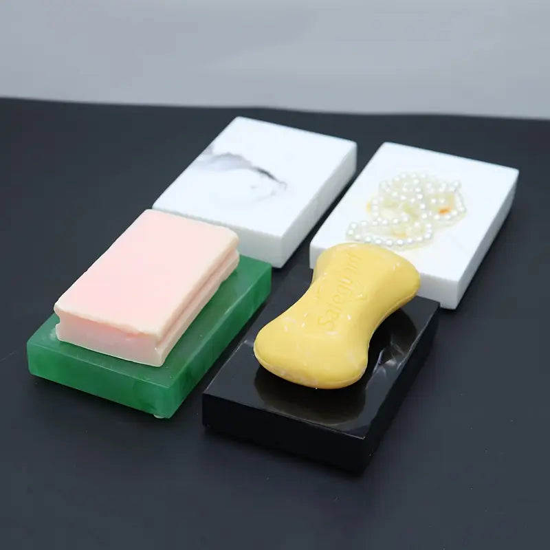 Bathroom accessories set