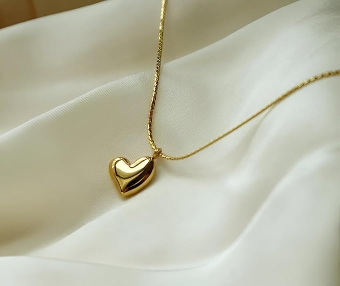 Exquisite Small Heart Pendant Necklace for Women, Perfect Birthday Gift for Her, Gold Plated