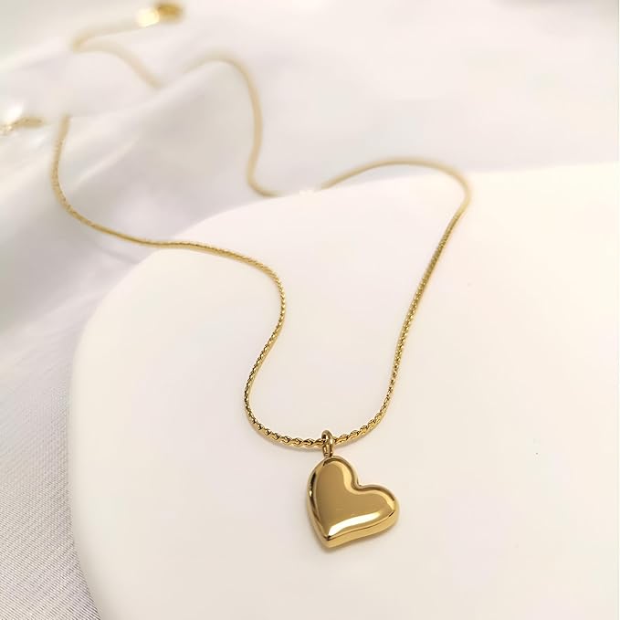 Exquisite Small Heart Pendant Necklace for Women, Perfect Birthday Gift for Her, Gold Plated